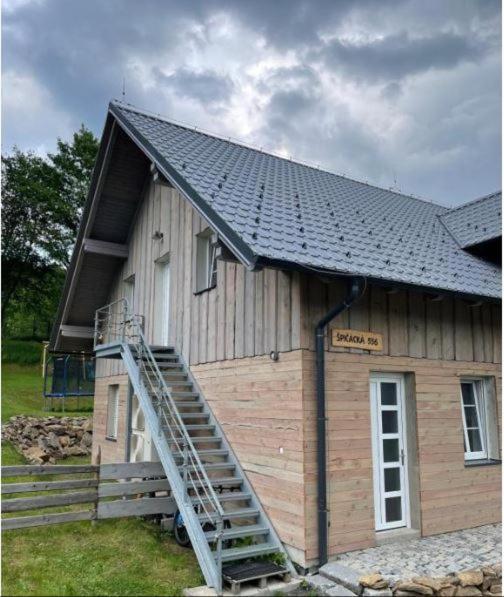 Ubytovani Spicacka Ap2 Zelezna Ruda Bagian luar foto